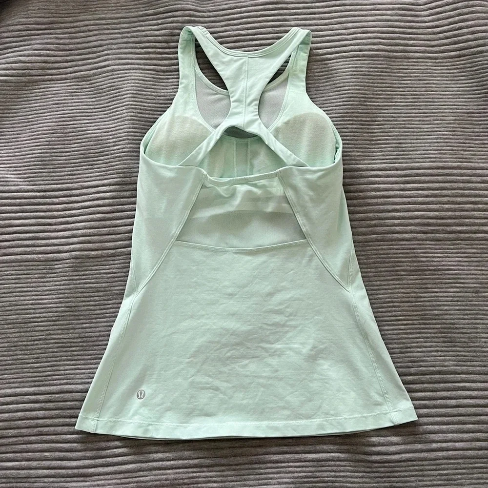 Lululemon Women’s Mesh With Me Sporty Tank Top Sea Mist Shelf Bra Workout Gym 6